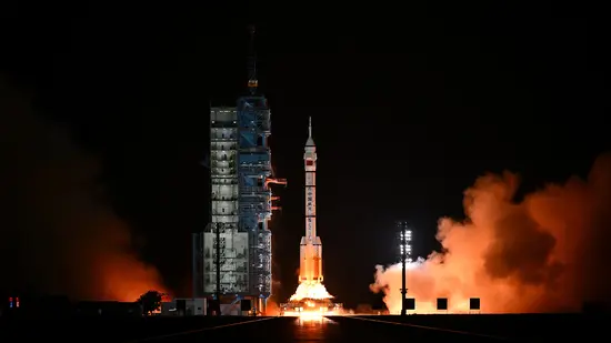神舟二十三号载人飞船发射取得圆满成功