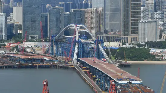 厦金大桥（厦门段）项目观音山互通主线桥拱肋合龙